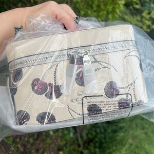 COACH White Leather Cosmetic/Makeup Case w Sequin Cherry Print CDC13 AUTHENTIC